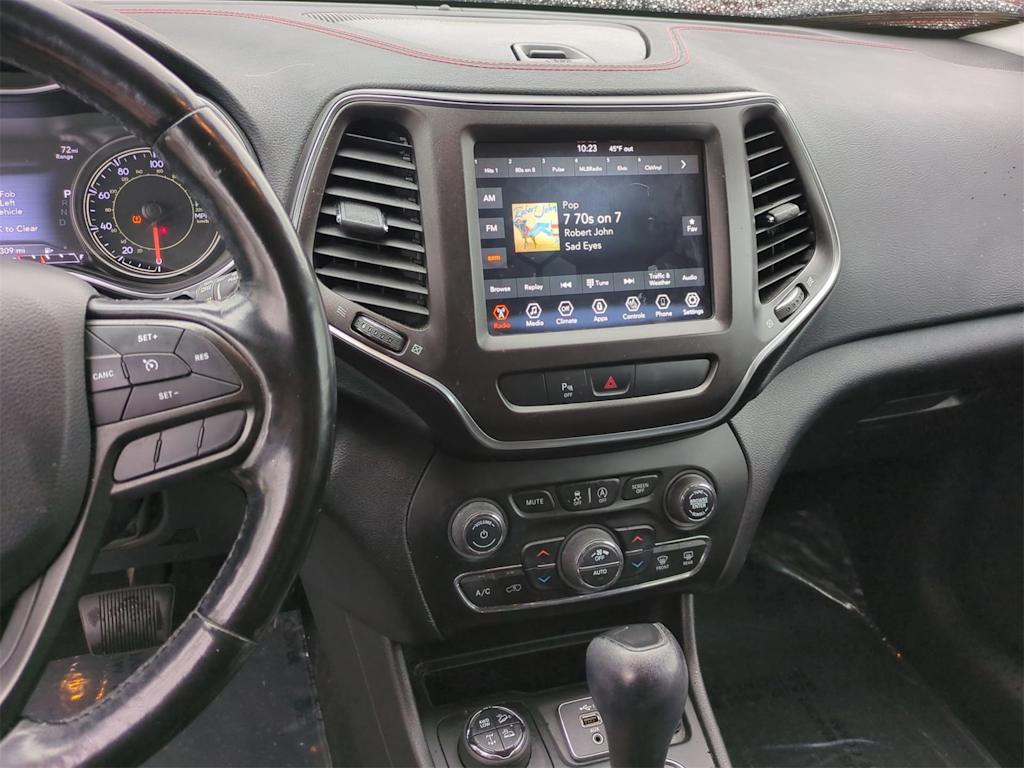 Thumbnail: 2020 Jeep Cherokee - 13