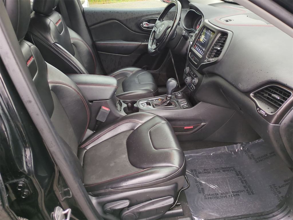 Thumbnail: 2020 Jeep Cherokee - 10