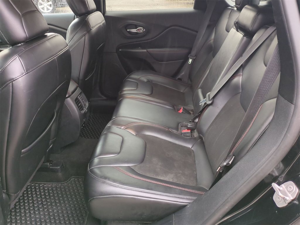 Thumbnail: 2020 Jeep Cherokee - 27