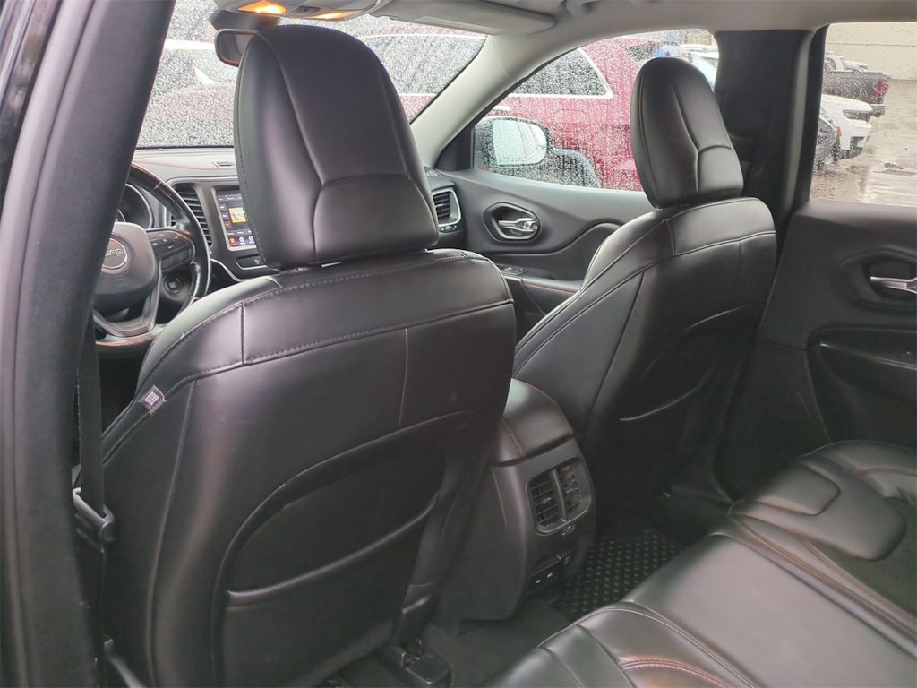 Thumbnail: 2020 Jeep Cherokee - 11