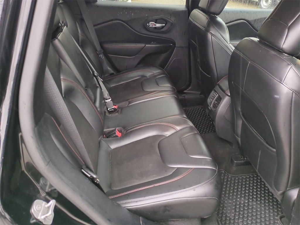 Thumbnail: 2020 Jeep Cherokee - 28