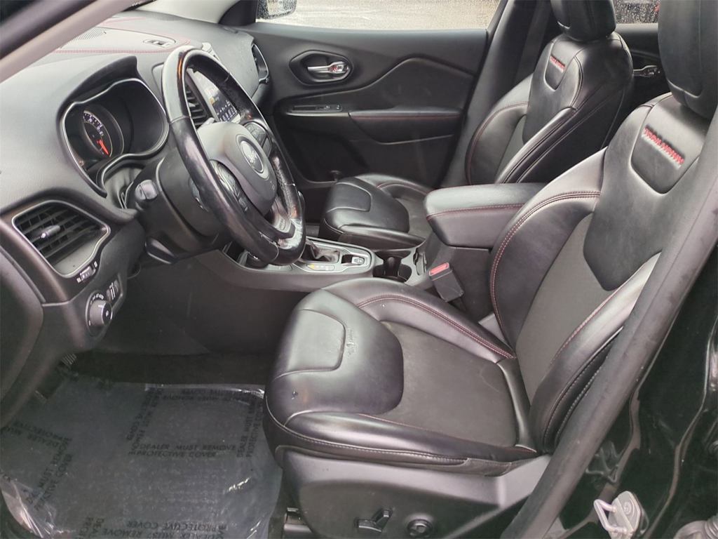 Thumbnail: 2020 Jeep Cherokee - 9