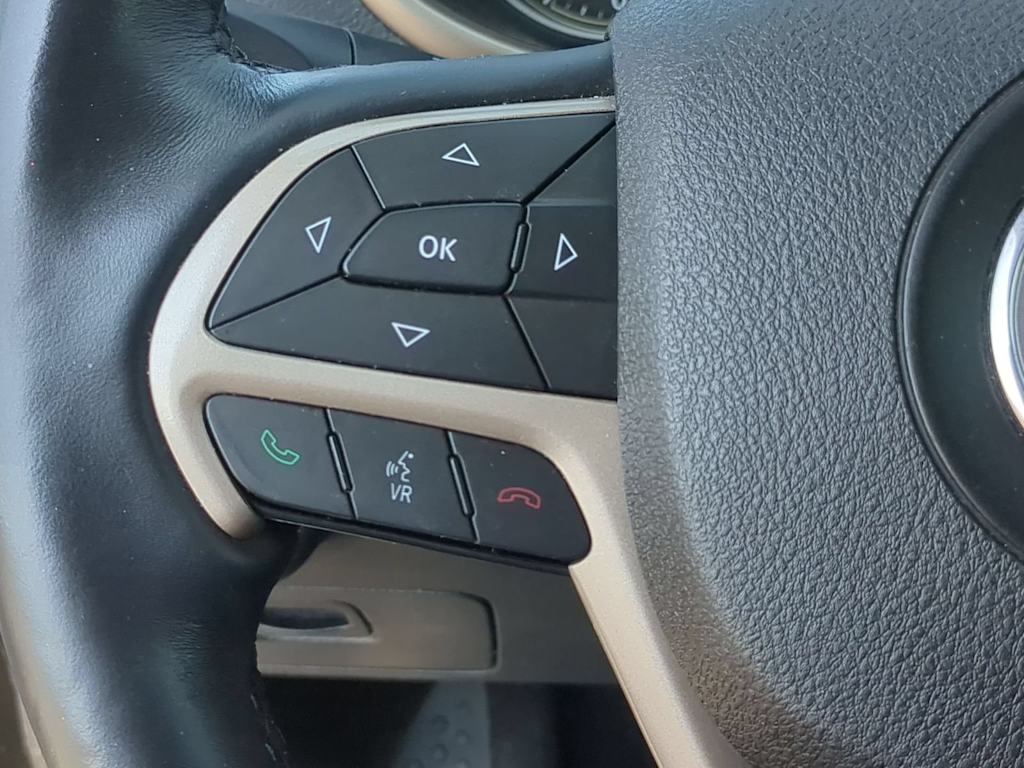 Thumbnail: 2017 Jeep Cherokee - 27