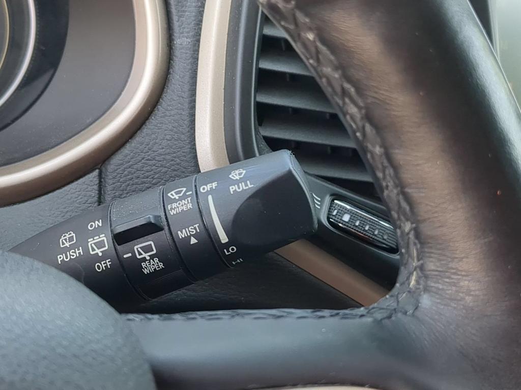 Thumbnail: 2017 Jeep Cherokee - 29