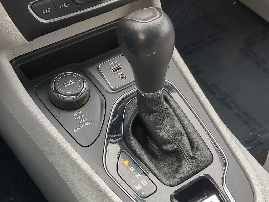 Thumbnail: 2019 Jeep Cherokee - 33