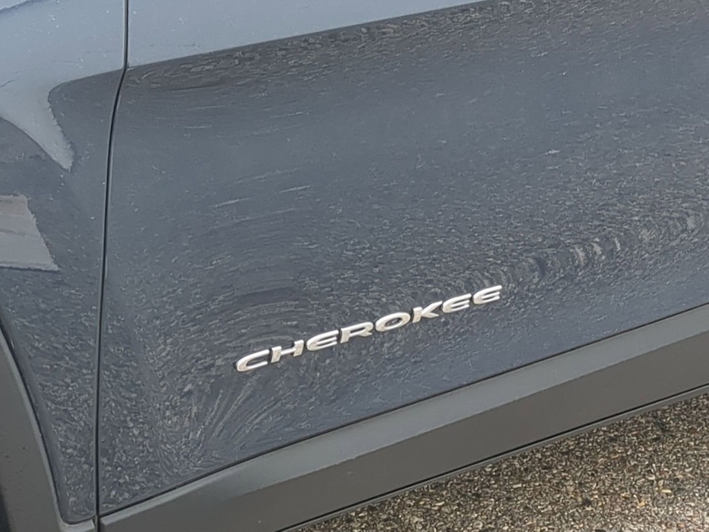 Thumbnail: 2019 Jeep Cherokee - 7
