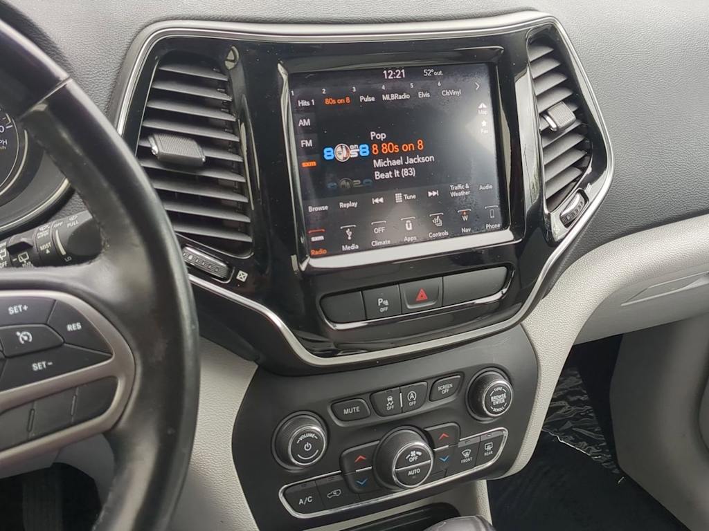 Thumbnail: 2019 Jeep Cherokee - 14