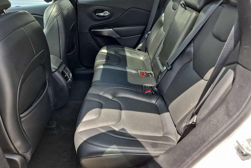Thumbnail: 2021 Jeep Cherokee - 29