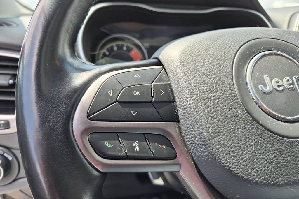 Thumbnail: 2021 Jeep Cherokee - 31