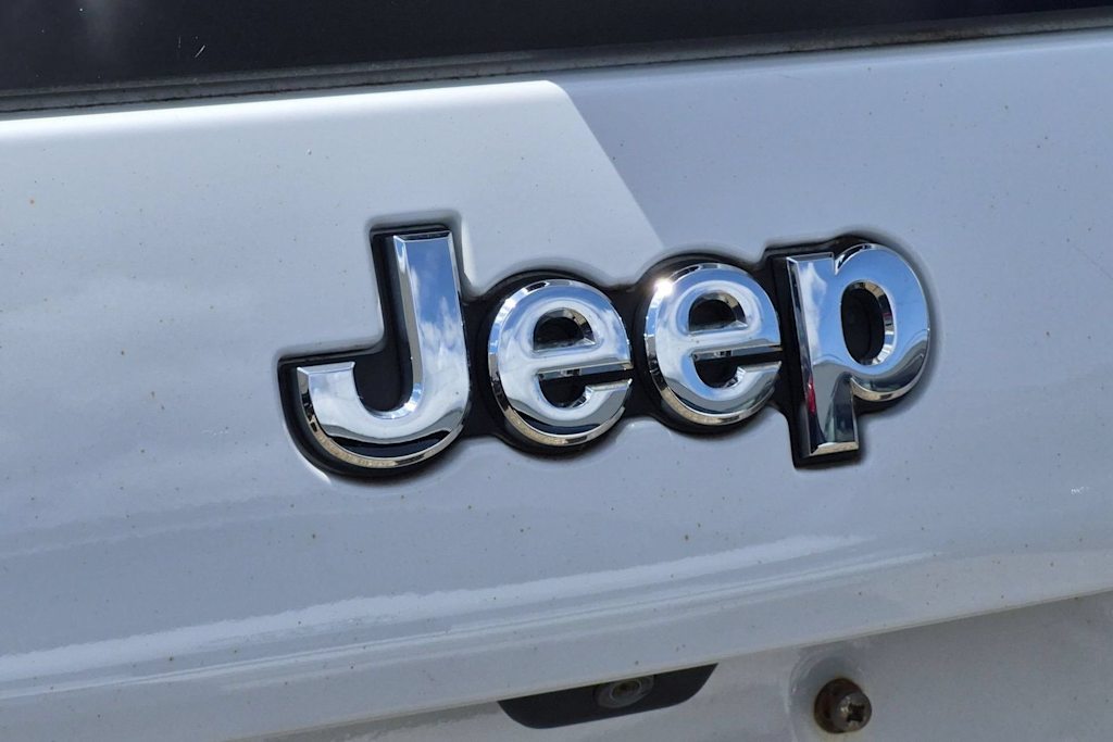 Thumbnail: 2021 Jeep Cherokee - 7