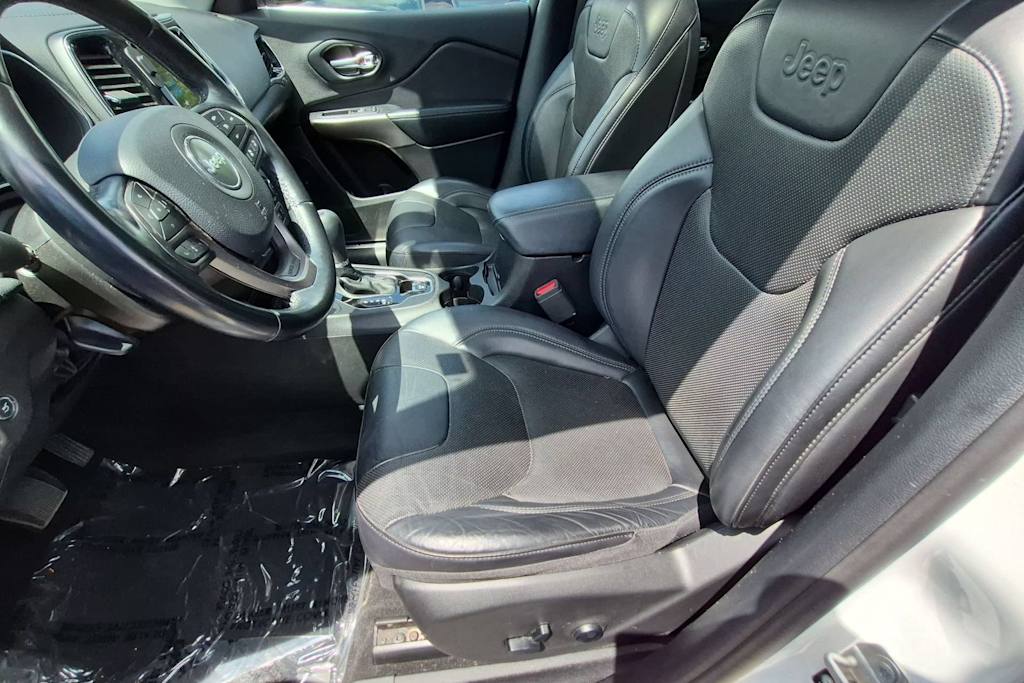 Thumbnail: 2021 Jeep Cherokee - 11