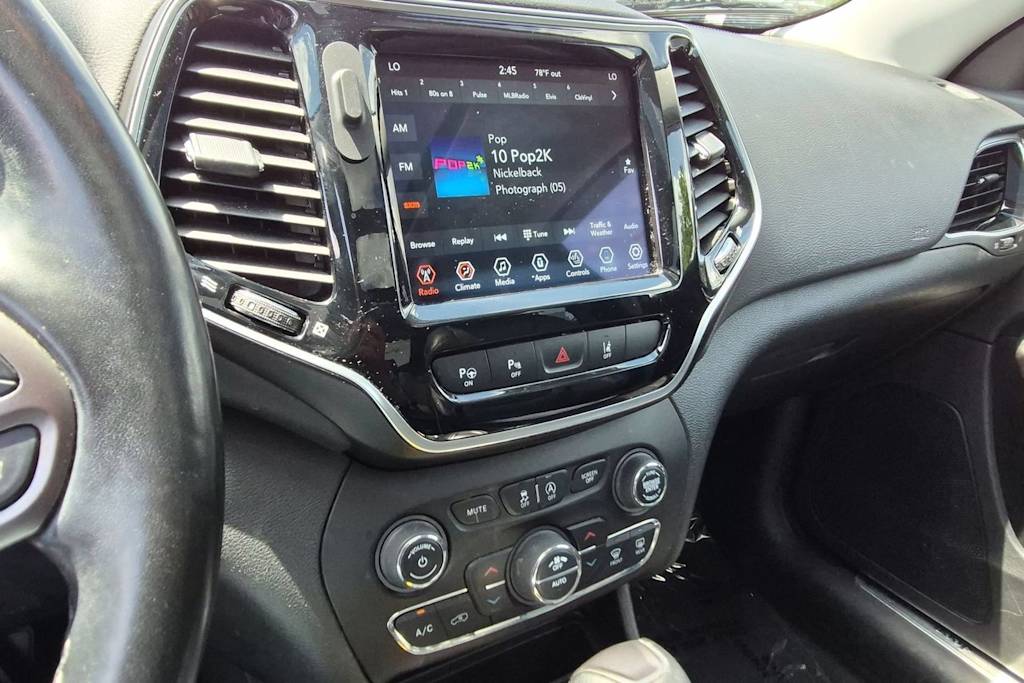 Thumbnail: 2021 Jeep Cherokee - 15