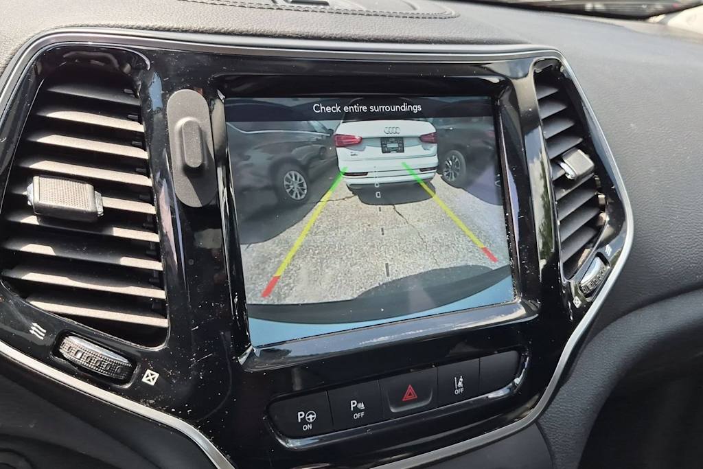 Thumbnail: 2021 Jeep Cherokee - 35