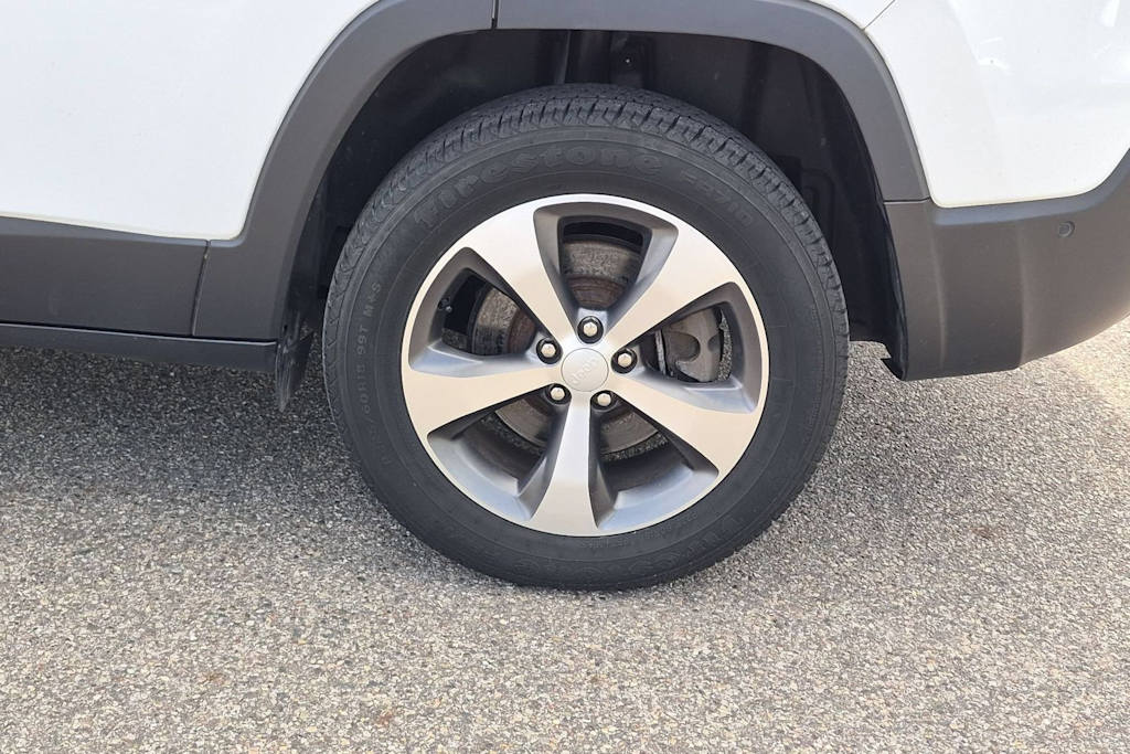 Thumbnail: 2021 Jeep Cherokee - 8