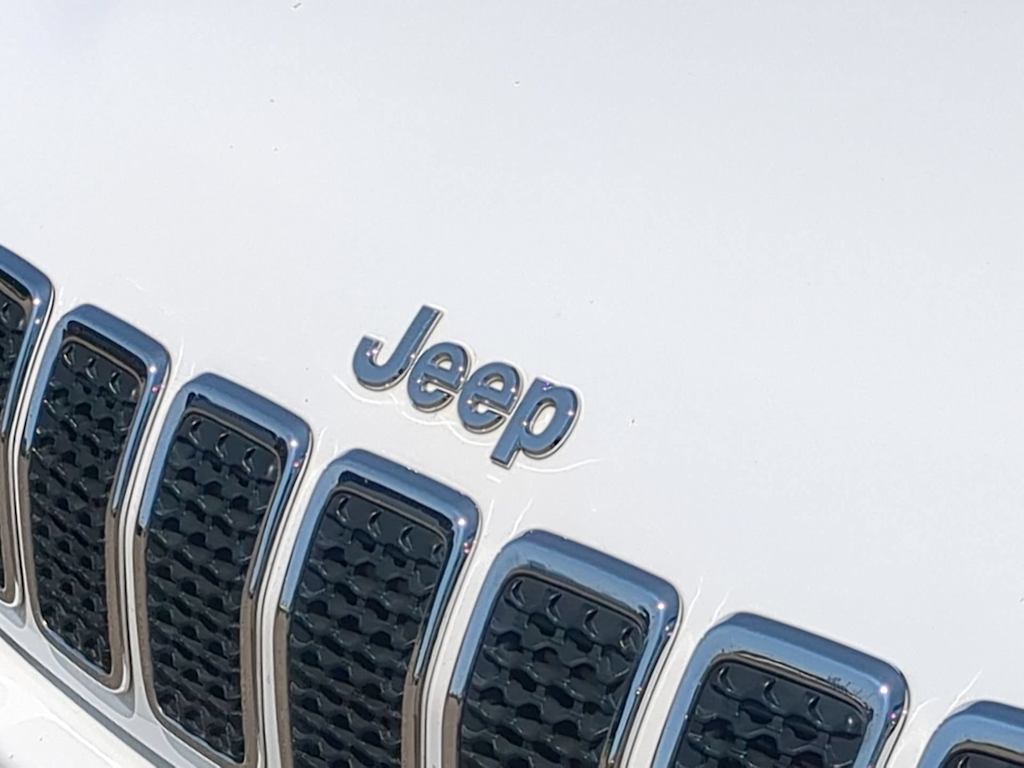 Thumbnail: 2022 Jeep Cherokee - 7