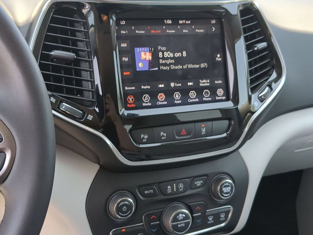 Thumbnail: 2022 Jeep Cherokee - 14