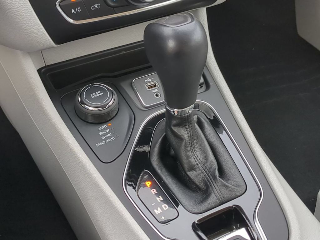Thumbnail: 2022 Jeep Cherokee - 15