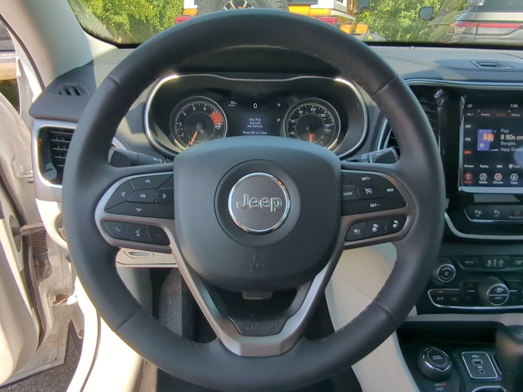 Thumbnail: 2022 Jeep Cherokee - 13