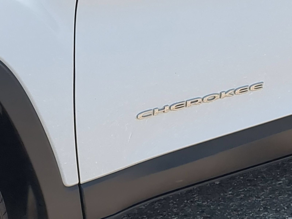 Thumbnail: 2022 Jeep Cherokee - 23