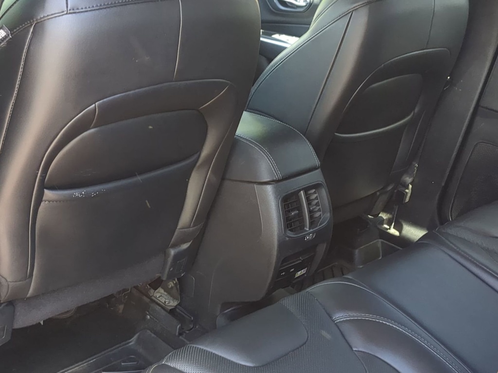 Thumbnail: 2020 Jeep Cherokee - 12