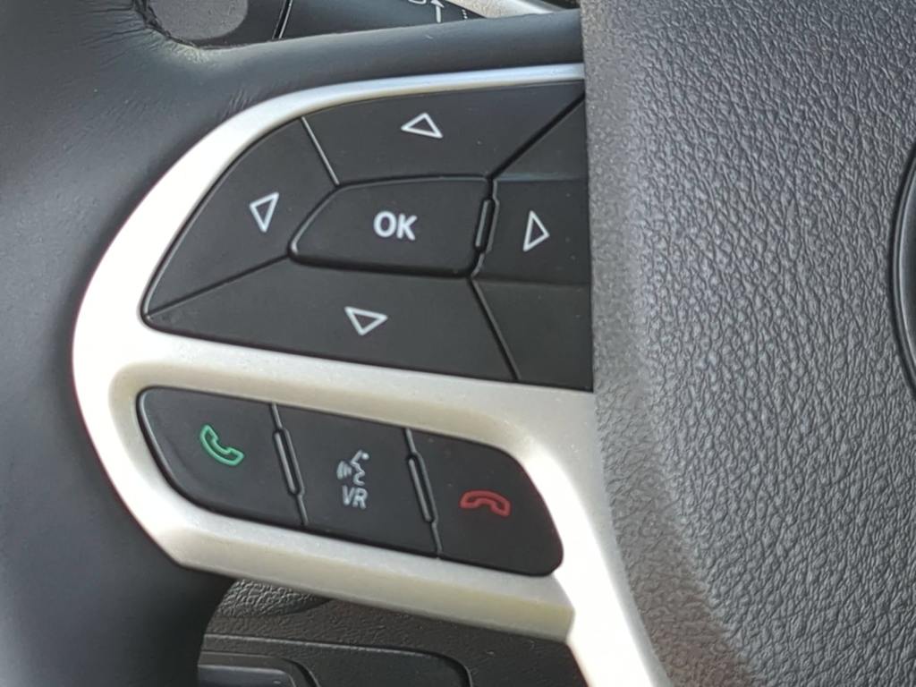 Thumbnail: 2017 Jeep Cherokee - 28