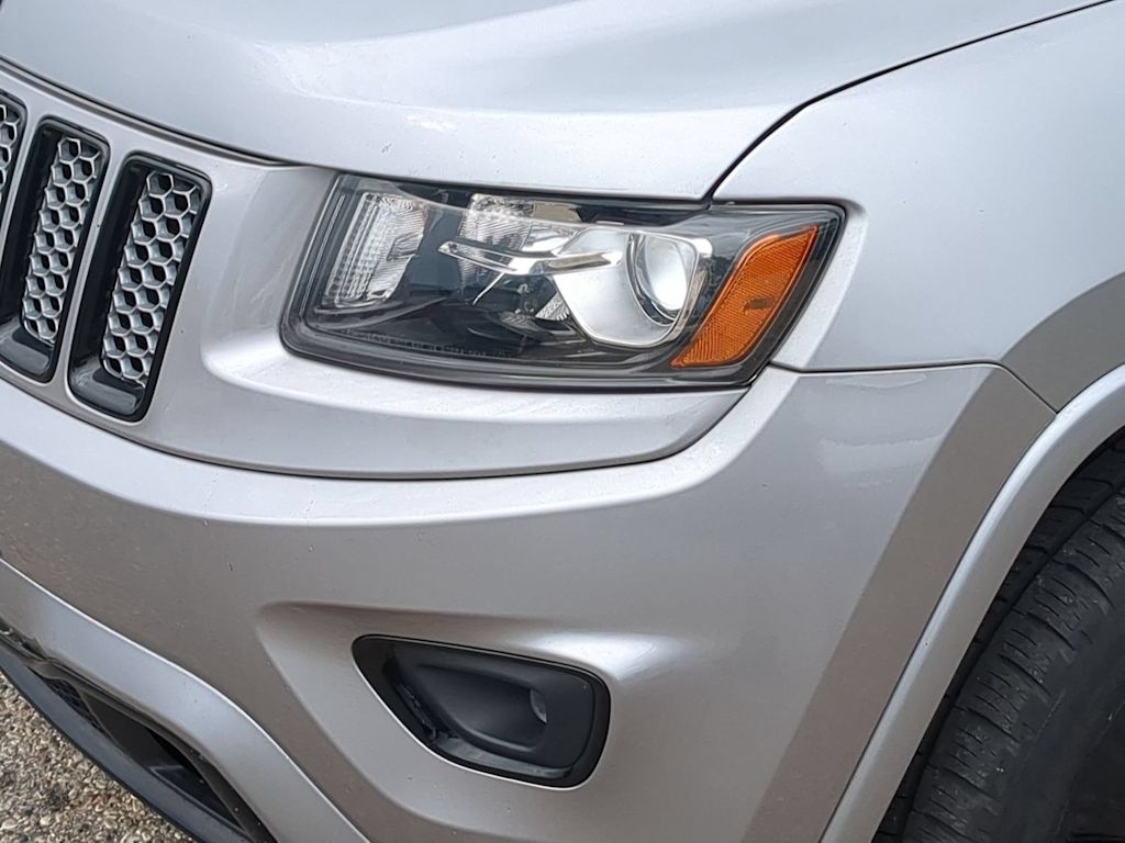 Thumbnail: 2015 Jeep Grand Cherokee - 23