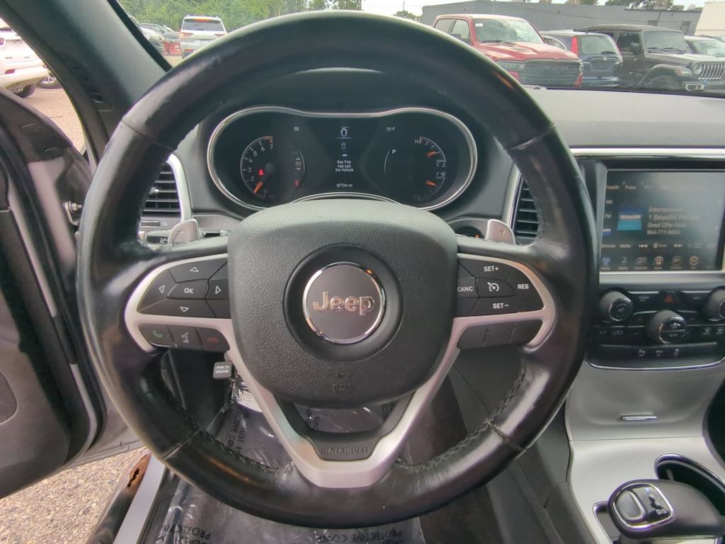 Thumbnail: 2015 Jeep Grand Cherokee - 13