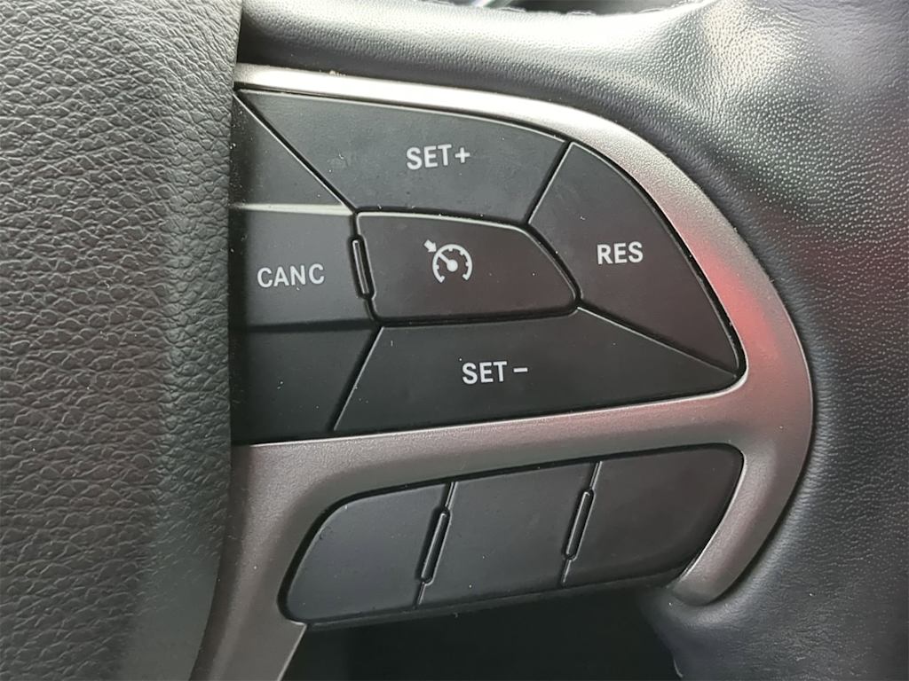 Thumbnail: 2022 Jeep Grand Cherokee - 37