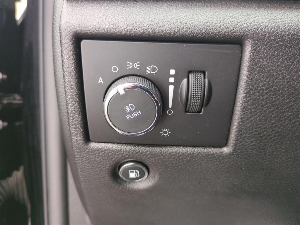 Thumbnail: 2018 Jeep Grand Cherokee - 31