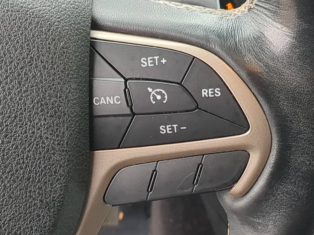 Thumbnail: 2016 Jeep Grand Cherokee - 29