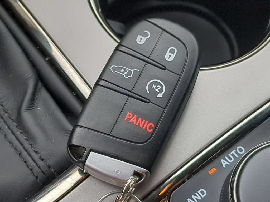 Thumbnail: 2021 Jeep Grand Cherokee - 18
