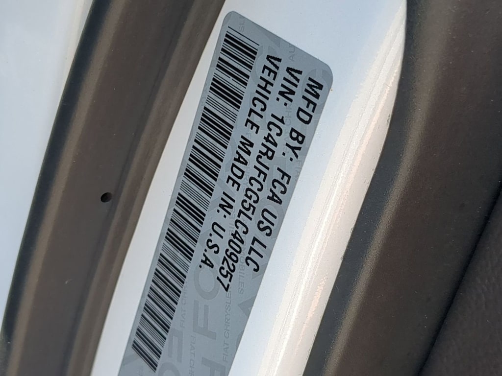Thumbnail: 2020 Jeep Grand Cherokee - 19