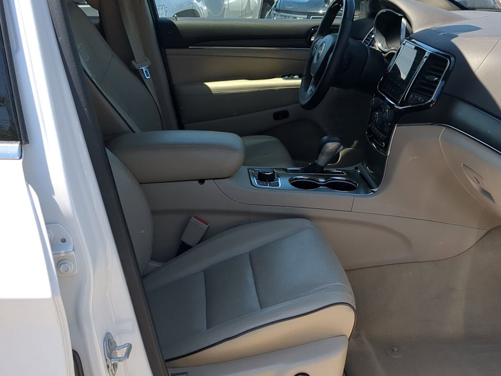 Thumbnail: 2020 Jeep Grand Cherokee - 11