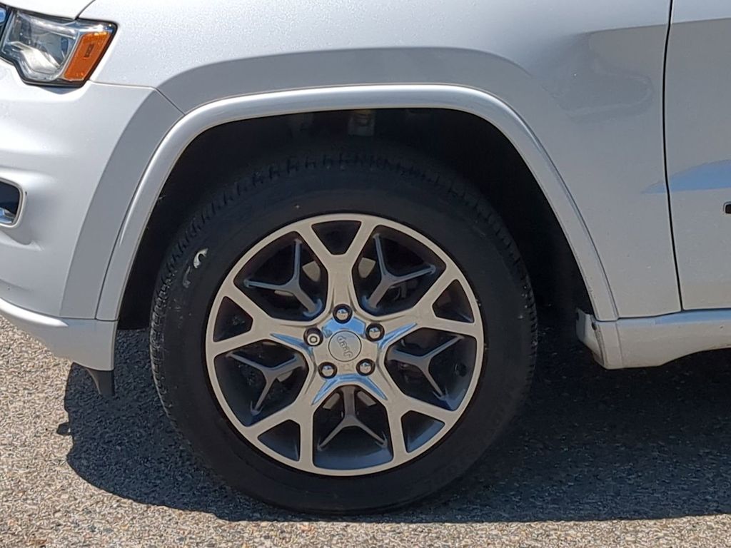 Thumbnail: 2020 Jeep Grand Cherokee - 8