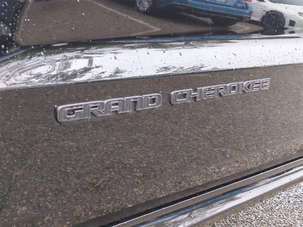 Thumbnail: 2020 Jeep Grand Cherokee - 24