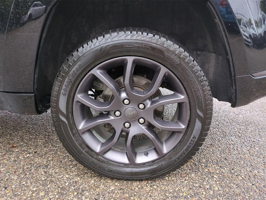 Thumbnail: 2020 Jeep Grand Cherokee - 8