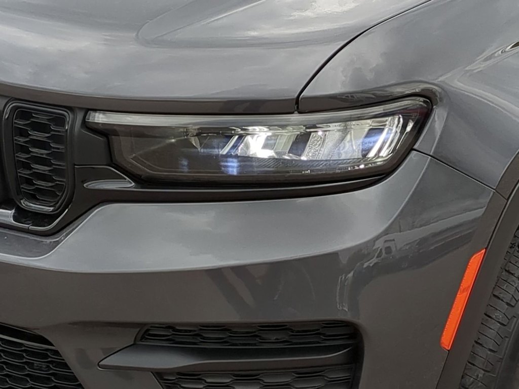 Thumbnail: 2024 Jeep Grand Cherokee - 21