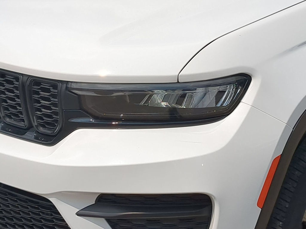 Thumbnail: 2023 Jeep Grand Cherokee - 21