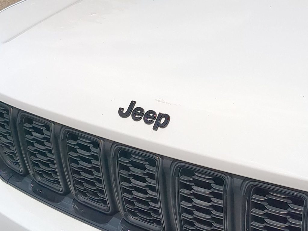 Thumbnail: 2023 Jeep Grand Cherokee - 7