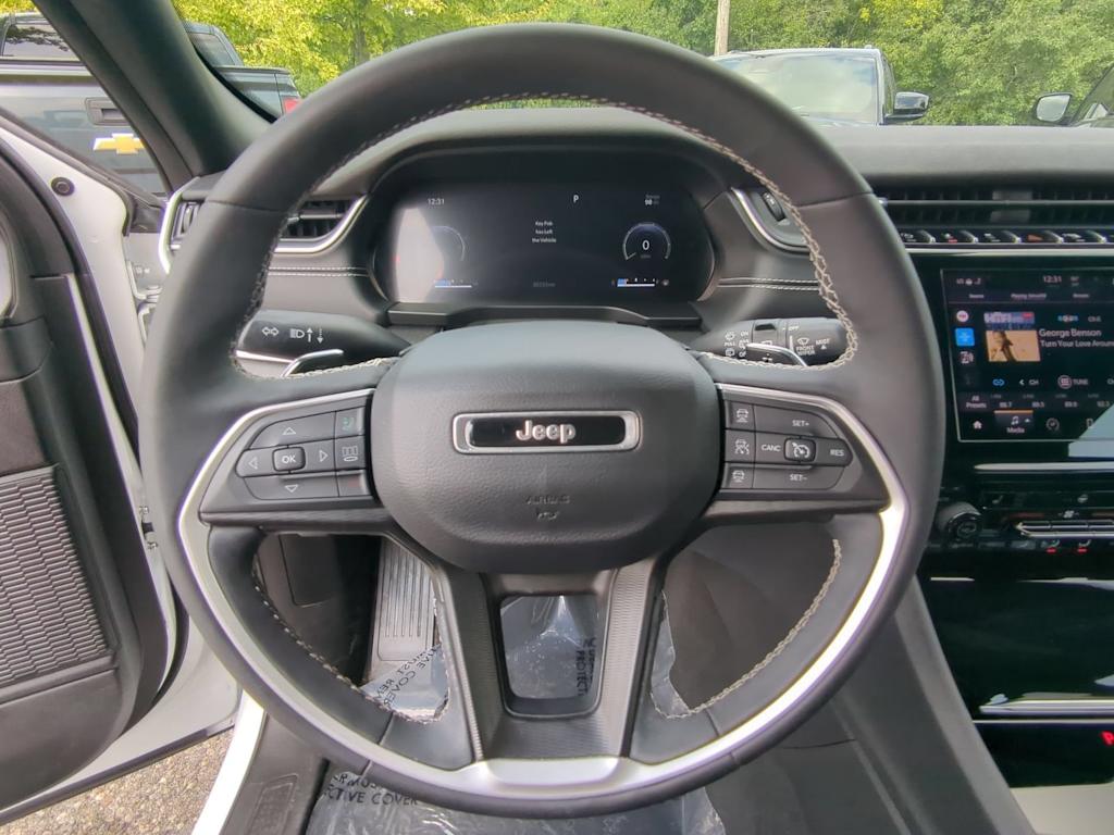 Thumbnail: 2023 Jeep Grand Cherokee - 13