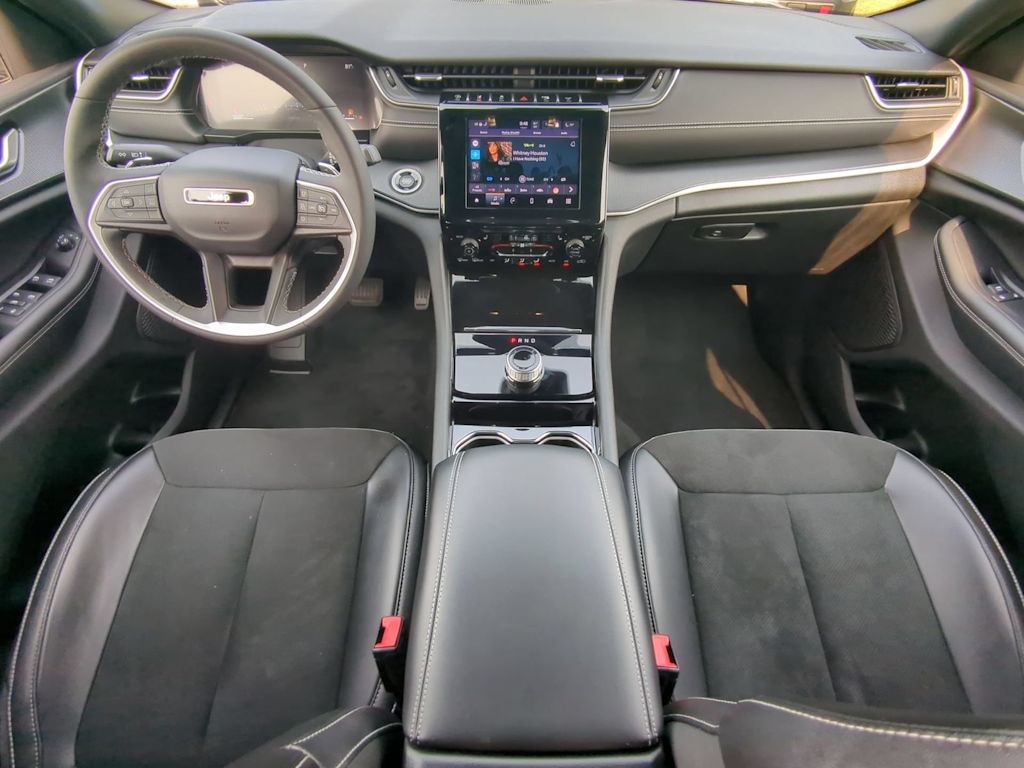 Thumbnail: 2023 Jeep Grand Cherokee - 8
