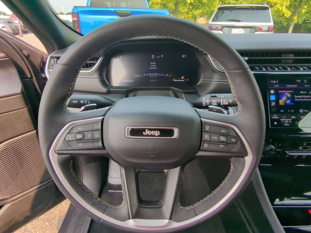Thumbnail: 2023 Jeep Grand Cherokee - 12