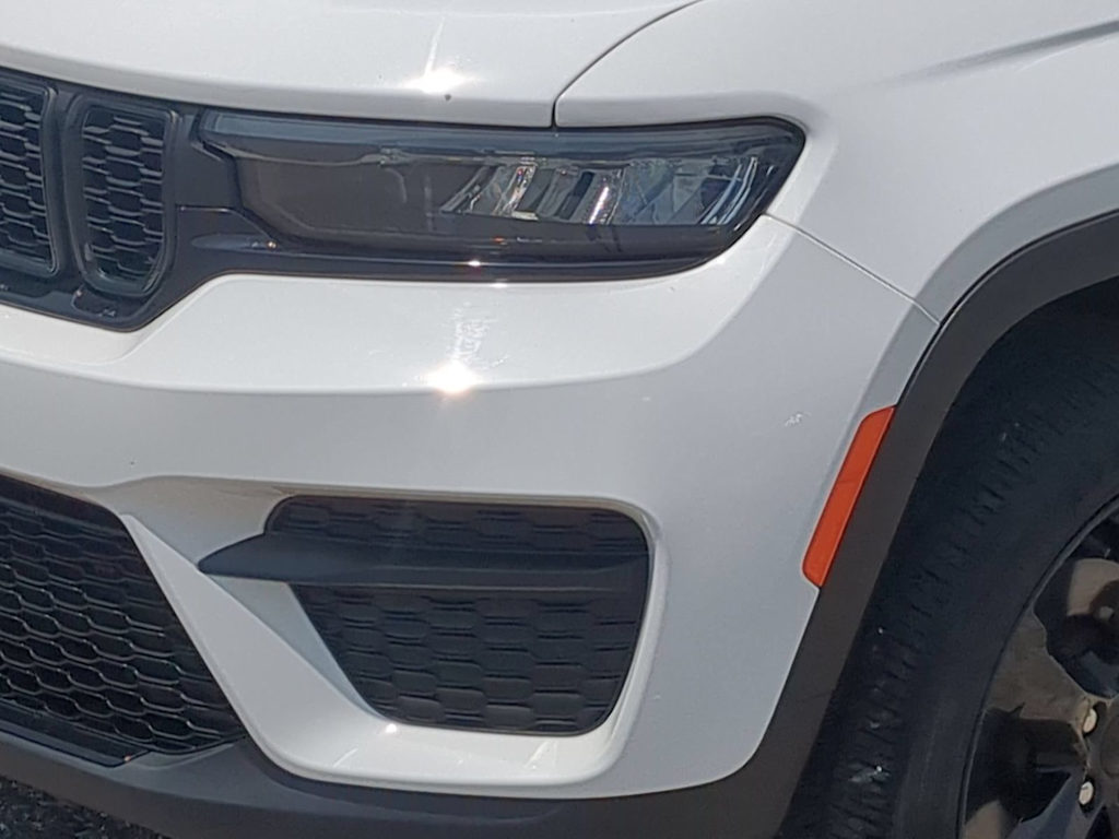 Thumbnail: 2023 Jeep Grand Cherokee - 24