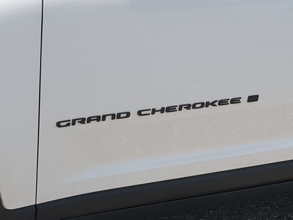 Thumbnail: 2023 Jeep Grand Cherokee - 25