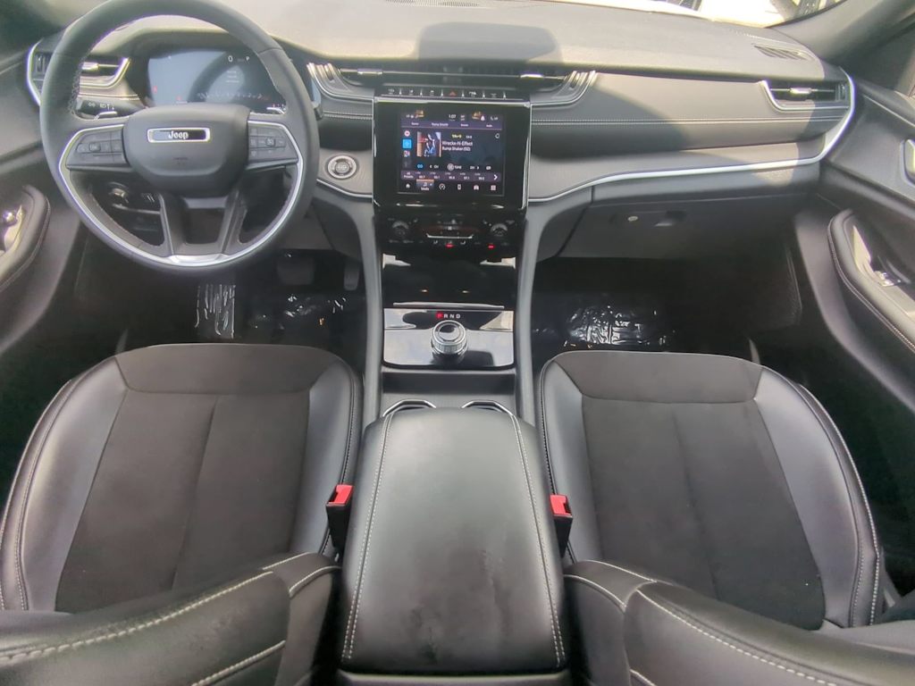 Thumbnail: 2023 Jeep Grand Cherokee - 9