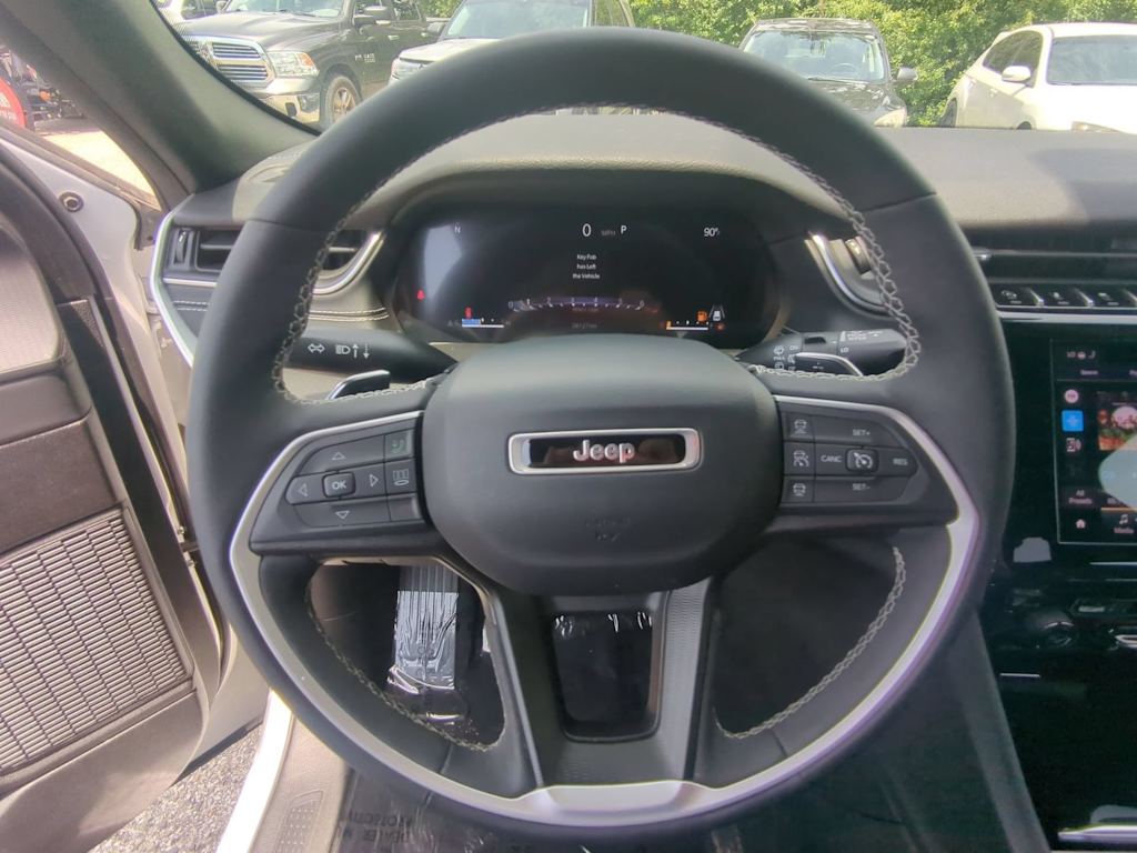 Thumbnail: 2023 Jeep Grand Cherokee - 13