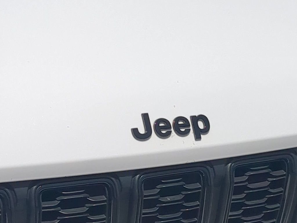 Thumbnail: 2023 Jeep Grand Cherokee - 7