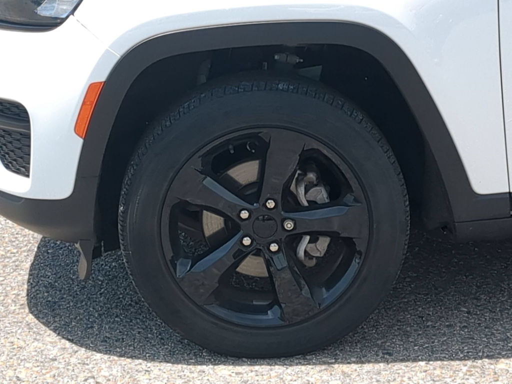 Thumbnail: 2023 Jeep Grand Cherokee - 8