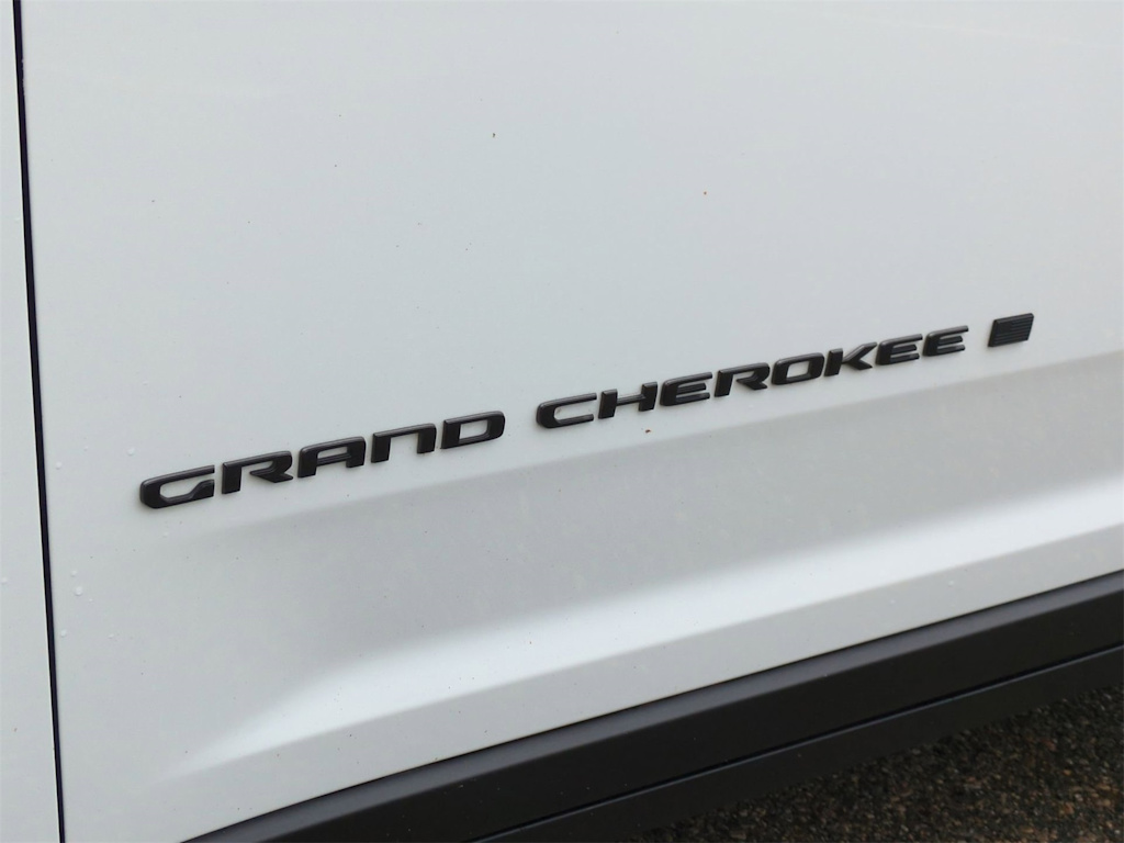 Thumbnail: 2023 Jeep Grand Cherokee - 24