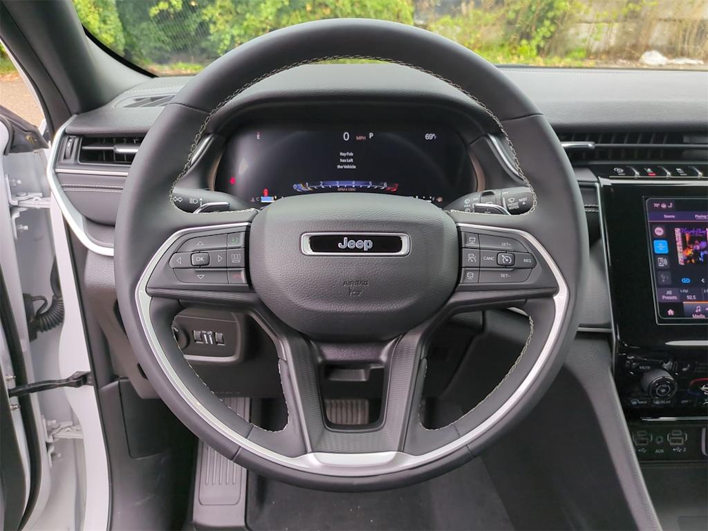 Thumbnail: 2023 Jeep Grand Cherokee - 13